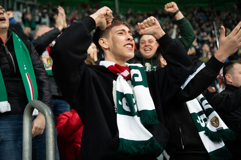 Kibice na meczu Śląska z Widzewem (2 marca 2024) na Tarczyński Arenie
